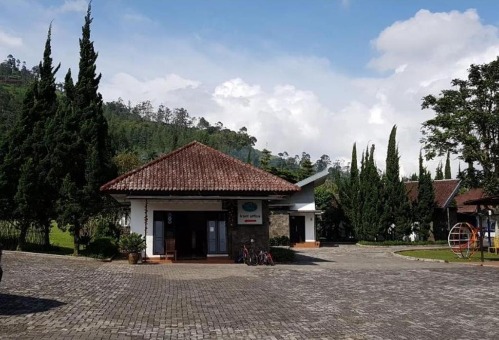 New Mountain Springs Hotel & Resort Lembang Ngoại thất bức ảnh