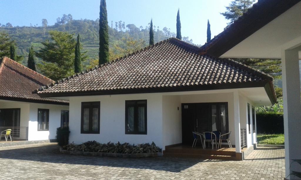 New Mountain Springs Hotel & Resort Lembang Ngoại thất bức ảnh
