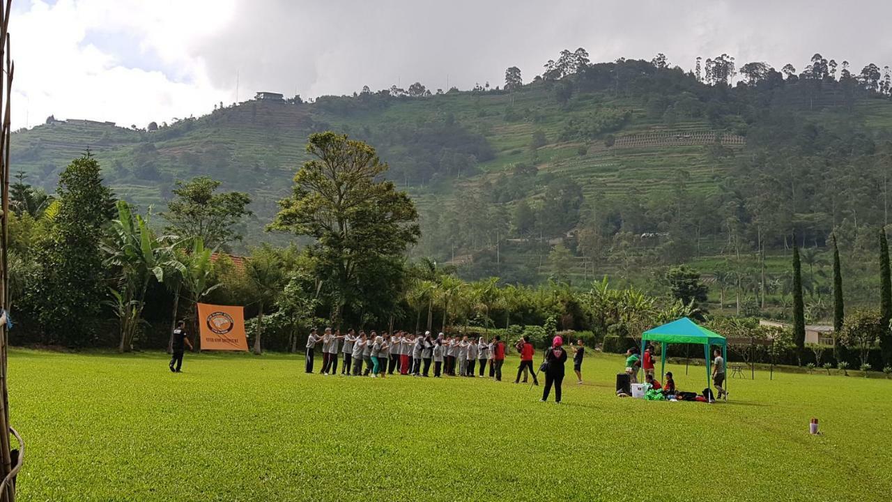 New Mountain Springs Hotel & Resort Lembang Ngoại thất bức ảnh